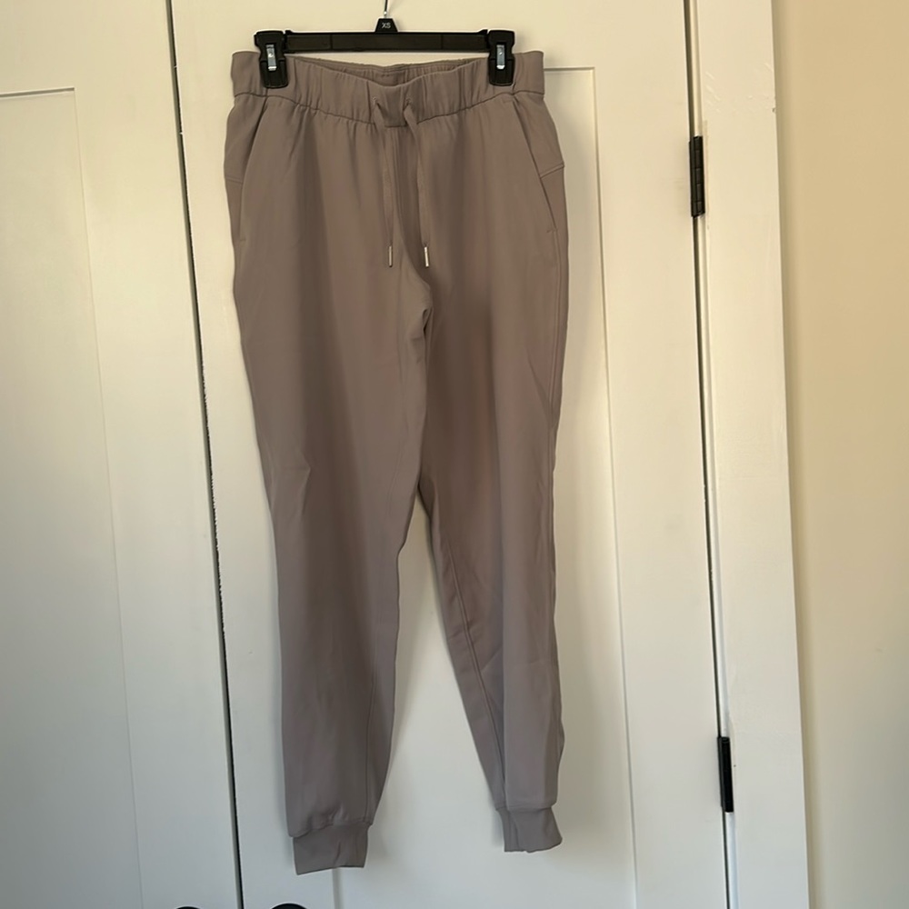 Lululemon On the Fly Jogger 28”